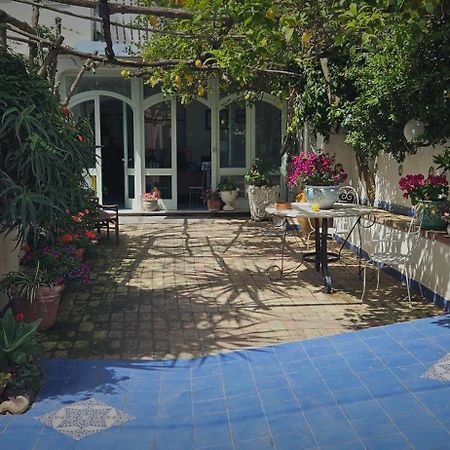 Piccolo Tirreno Hotel Residence Прочида Екстер'єр фото