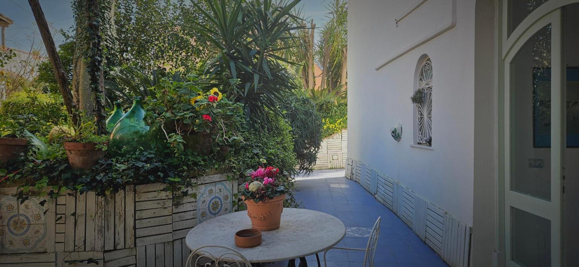 Piccolo Tirreno Hotel Residence Прочида Екстер'єр фото