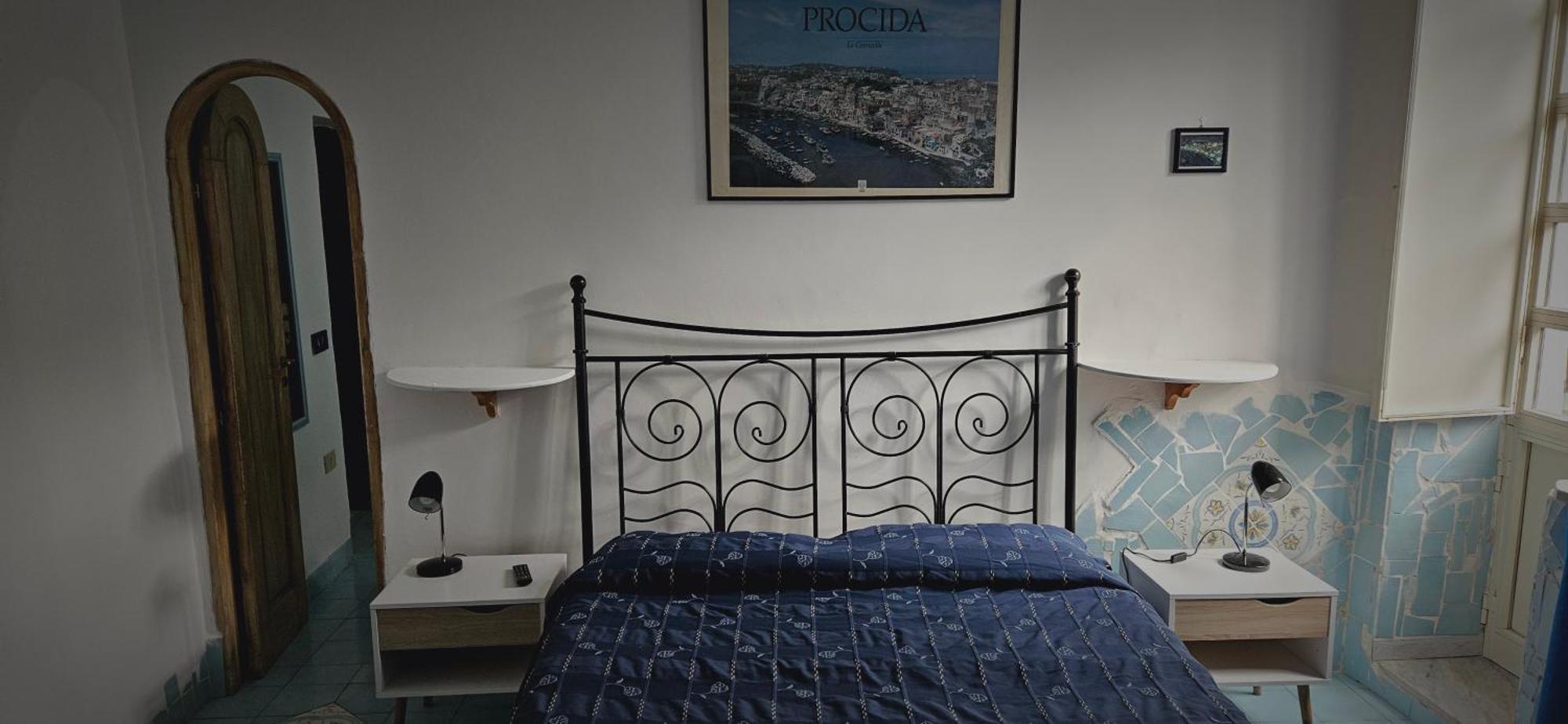 Piccolo Tirreno Hotel Residence Прочида Екстер'єр фото