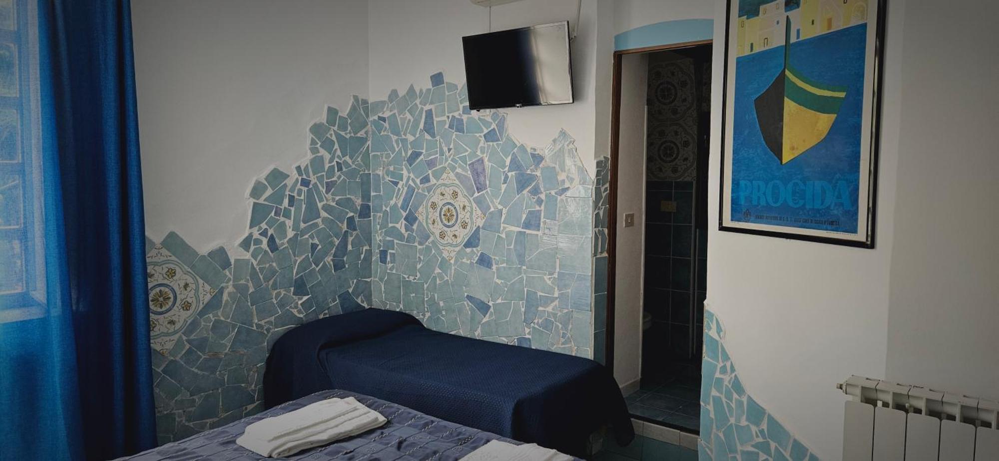 Piccolo Tirreno Hotel Residence Прочида Екстер'єр фото